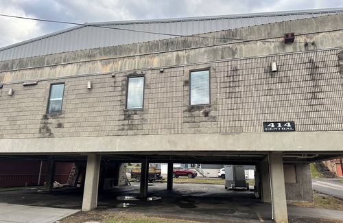 South Williamson Condo | Suite 3 South Williamson, Ky HMT 10