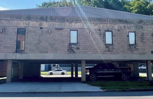 South Williamson Condo | Suite 3 South Williamson, Ky HMT 10