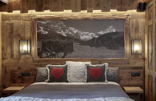 Cervinia Apartment | Suite Appartment walking distance slopes and center with wellness area