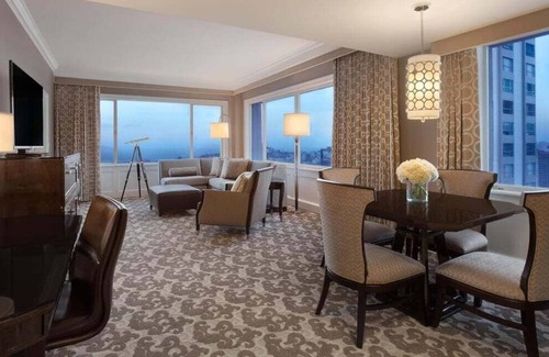 Nob Hill House | Suite + Connecting Room at a 5⭐️ Hotel