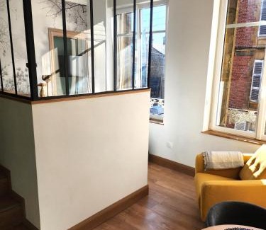 Charleville-Mezieres Apartment | Suite Delvincourt - Rue Calme dans centre - Parking gratuit à proximité