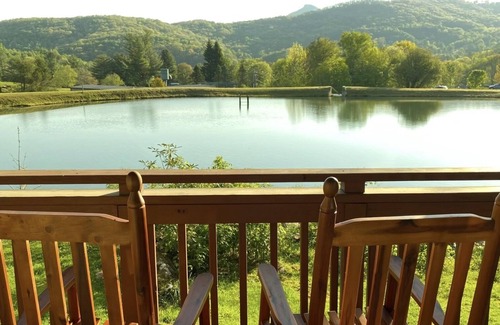 Sugar Mountain Villa | Suite Escape@Snowlake w/Discounts-Walk to Lifts - Huge Bedrooms w/private baths