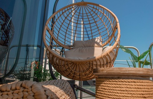 Guernes Boat Rental | Suite flottante romantique avec balnéo - L'Evasion