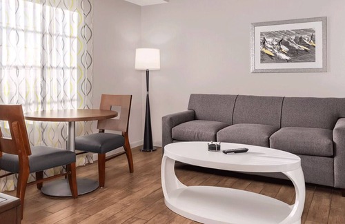 Brush - Stewarts Apartment | Suite in a Beach front hotel with a full kitchen!