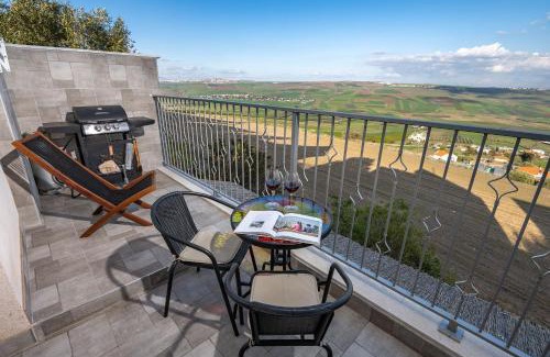 Yavne'el Apartment | Suite Kolibri in Galilee