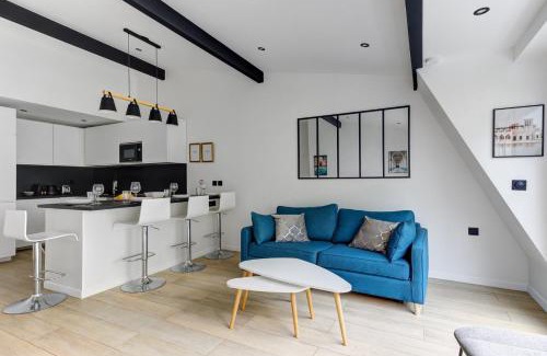 Suresnes Apartment | Suite New Delhi - Superbe Appartement