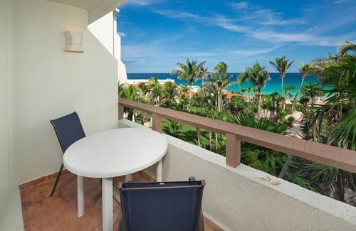Zona Hotelera Apartment | Suite on the beach with ocean view