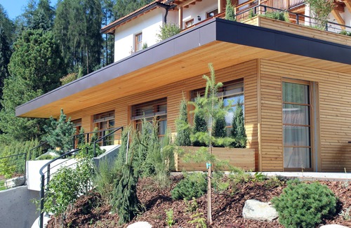Brunico Apartment | Suite Peter/Im Winkl Großräumige Suite mit Direkten Zugang zum Garten