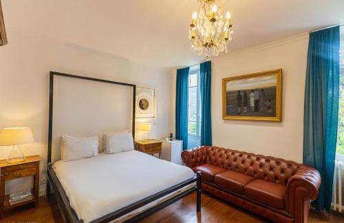 Nyons Bed & Breakfast | Suite Petite -Nice - SPA-JACUZZI - MASSAGE- SAUNA - 4 SAISONS - Piscine Chauffée Toute l'année - POOL VIEW- Heated Pool 800m city centre Nyons