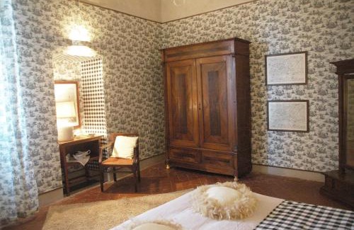 Castiglion Fiorentino House | Suite Romantica con Giardino in Dimora Storica - Camera e Appartamento - B&B Palazzo Robicci