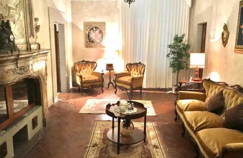 Castiglion Fiorentino House | Suite Romantica con Giardino in Dimora Storica - Camera e Appartamento - B&B Palazzo Robicci
