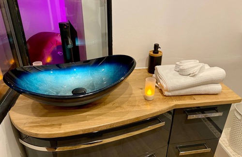 Lannion Apartment | Suite Romantique Spicy Kiss Avec Pièce Secrète