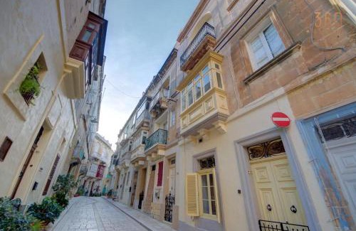 Birgu Apartment | Suite Victory in Historic Birgu, A Touch of Maltese Tradition by 360 Estates