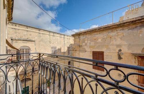 Birgu Apartment | Suite Victory in Historic Birgu, A Touch of Maltese Tradition by 360 Estates