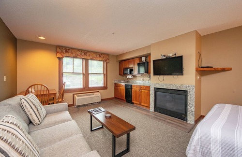Thayerville Apartment | Suites at Silver Tree: A122 Studio Standard View