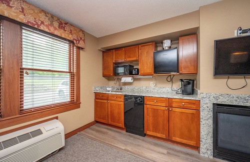 Thayerville Apartment | Suites at Silver Tree: A122 Studio Standard View