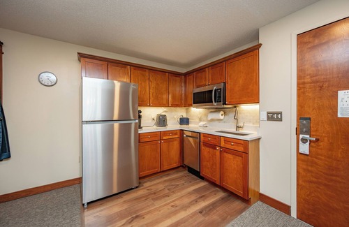 Thayerville Apartment | Suites at Silver Tree: A126 One Bedroom Standard View
