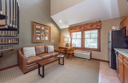 Thayerville Apartment | Suites at Silver Tree: A310 Studio & Loft Standard View