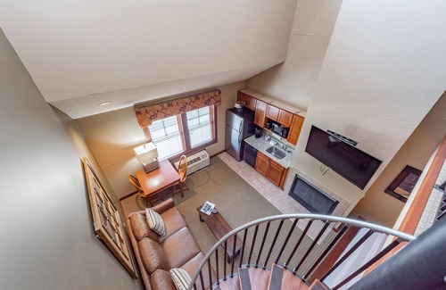 Thayerville Apartment | Suites at Silver Tree: A310 Studio & Loft Standard View