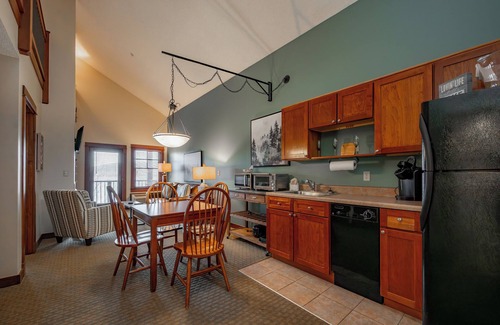 Thayerville Apartment | Suites at Silver Tree: B302 One Bedroom & Loft Lake View