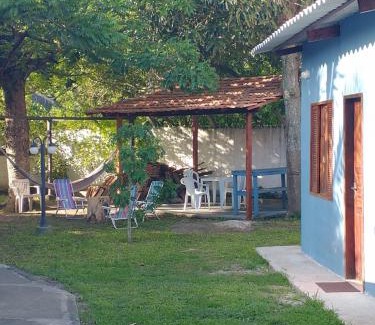 Cabo Frio House | Suites para casais na praça Oswaldo Cruz