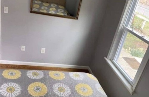 Navesink House | Summer Beach house , 3bds, WiFi, 5 min to Beach National park Fort Hancock!