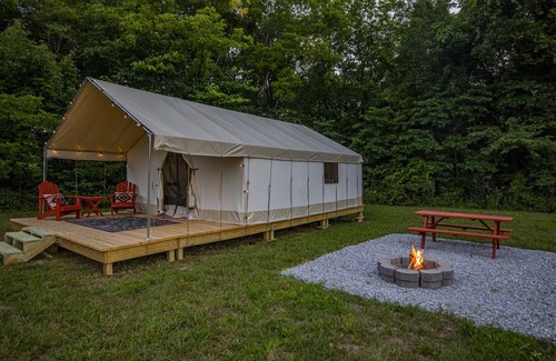 Cassville RV Rental | Summer Escape near Roaring River State Park