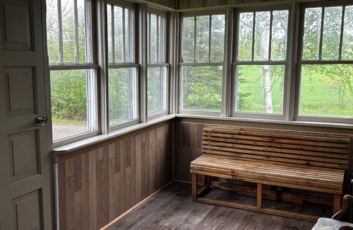 Cramahe House | Summer Farmhouse-Hunting, Stargazing, BBQ-Sleeps 8