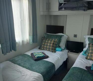 St Leonards-On-Sea Other | Summer Lodge lovely big caravan in Hastings sleeps 6 free WiFi in caravan