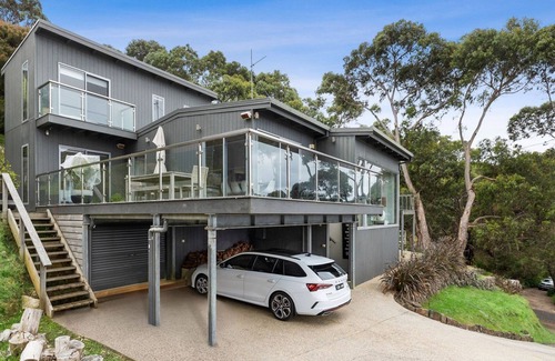 Lorne House | Summerhills House - Beach View Holiday