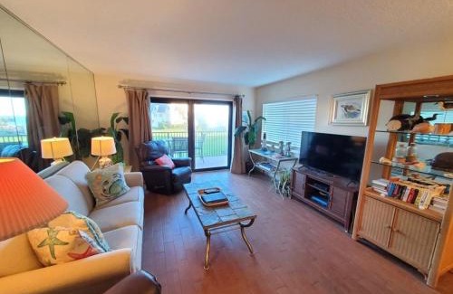 Crescent Beach Apartment | Summerhouse 251 Condo
