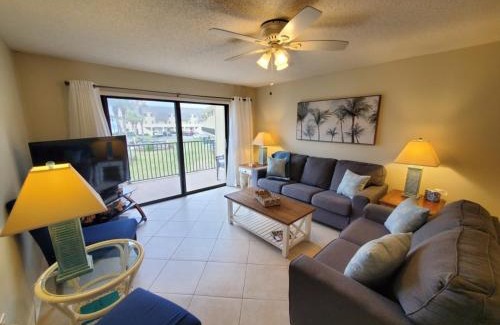Crescent Beach Apartment | Summerhouse 433 condo