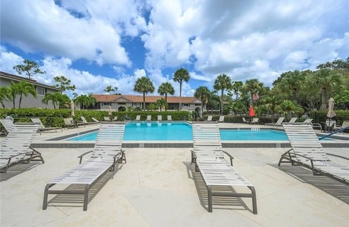 Biggar Condo | Summerlin Woods - Second floor condo
