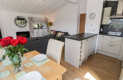 Rhyd-y-foel Cottage | SUMMERTIME LODGE, family friendly, with a garden in Rhyd-Y-Foel