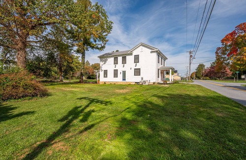 Summit Point House | Summit Point Historic "1850's House" short drive from Racing, Rivers, & History!
