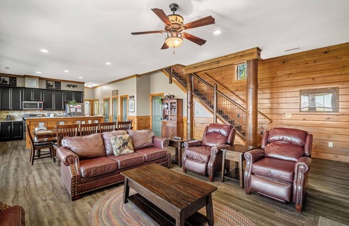 Sevierville Cabin | Summit Ridge Lodge – Private Resort for Groups, Events & Weddings
