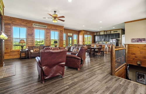 Sevierville Cabin | Summit Ridge Lodge – Private Resort for Groups, Events & Weddings