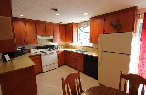 Ashford Apartment | Summit Suite At Forest House with Kitchen (NO Pets)