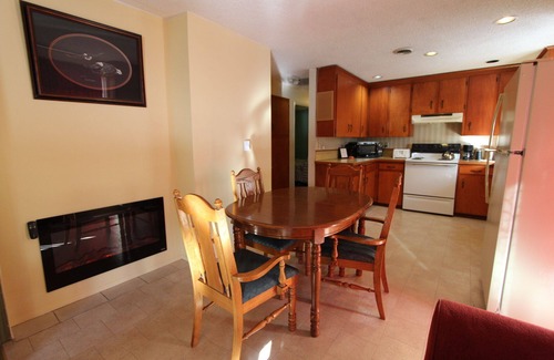 Ashford Apartment | Summit Suite At Forest House with Kitchen (NO Pets)