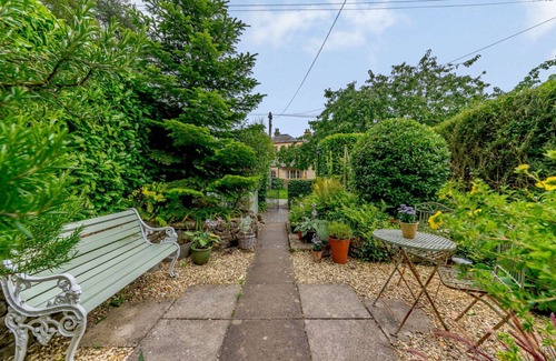 Moreton-in-Marsh Cottage | Sumptuous dog friendly holiday cottage in the Cotswolds - Star Cottage