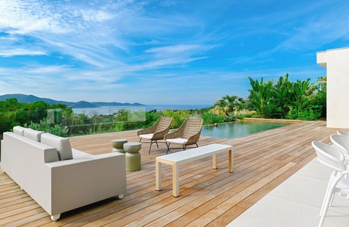 Pietrosella Villa | SUMPTUOUS MODERN VILLA