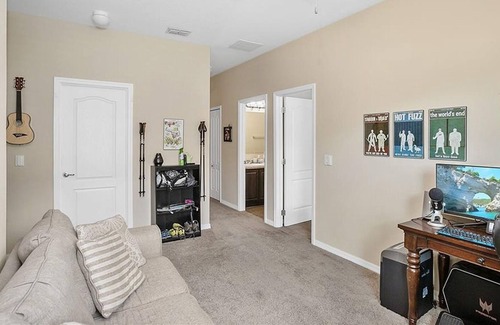 Memphis House | Sun-Kissed Serenity: Unwind in Palmetto, Florida's Premier Retreat