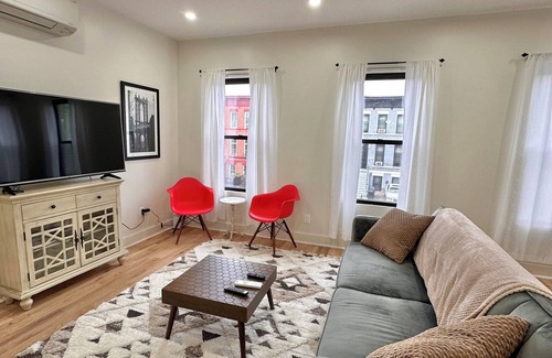 Bedford-Stuyvesant Apartment | Sun-lit 2 bed 1 bath w washer/dryer