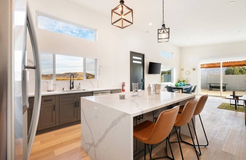 Joshua Tree House | π΅ Sun Oro Joshua Tree - Hot Tub, BBQ, Fire Pit & Gameroom - A Private Desert Oasis π΅