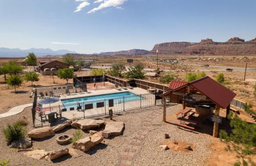 Moab Resort | Sun Outdoors Canyonlands Gateway
