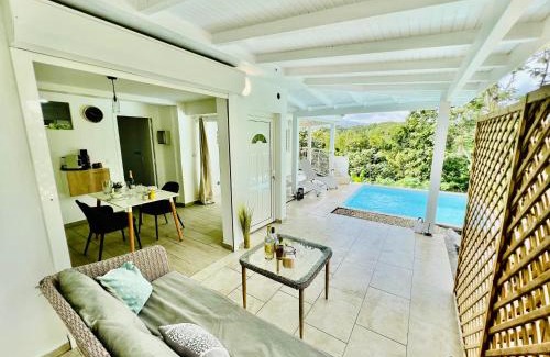 Petit-Bourg House | Sun7 appart T2, avec piscine partagée, logement moderne et cosy