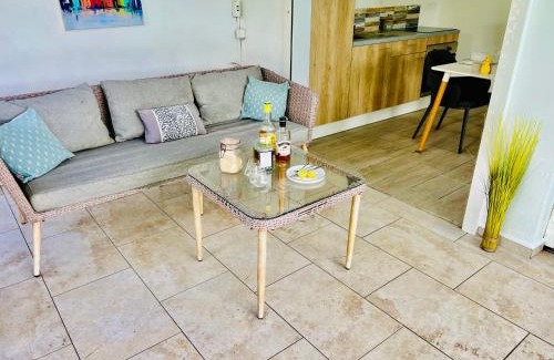 Petit-Bourg House | Sun7 appart T2, avec piscine partagée, logement moderne et cosy