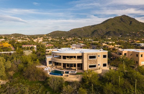Cave Creek House | Sunbeam by AvantStay | Elegant, Private Desert Home w/Infinity Pool, Spa & View