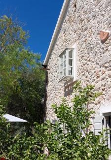 Zdrelac House | Sundial Stone House