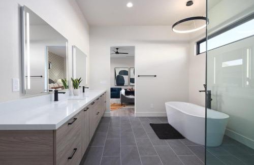 North Scottsdale House | Sundown - 2 Homes w/Private Pools - In Scottsdale
